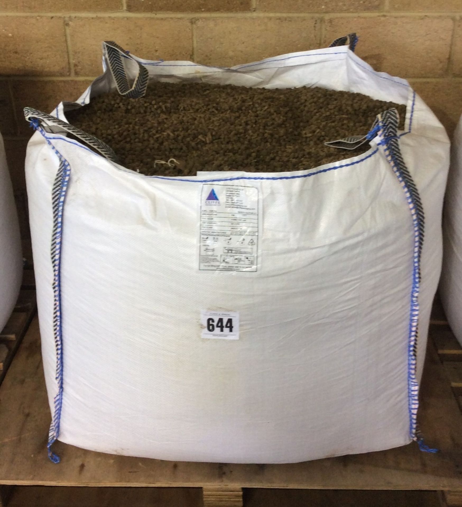 Dumpy bag of mixed pig feed (ex-damaged bags).
