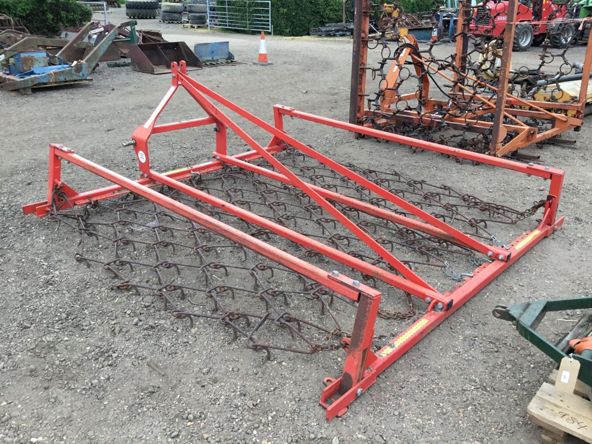 Parmiter 3m Pro mounted chain harrows with manual fold wings. - Image 2 of 3