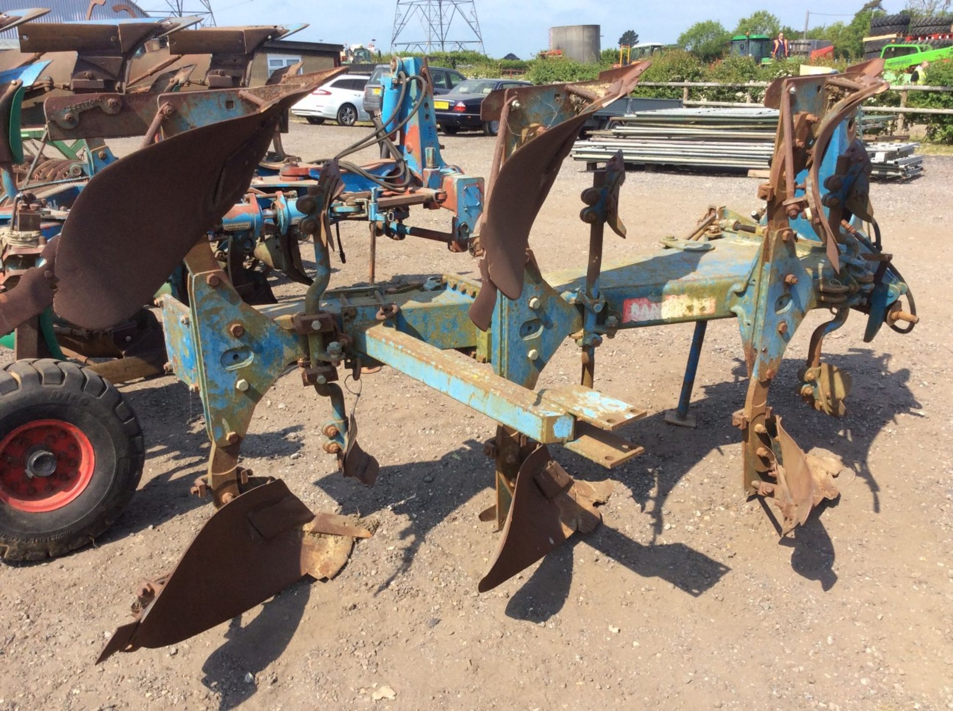 Ransomes 300 series 3F reversible plough. With fourth furrow for spares. - Image 2 of 3