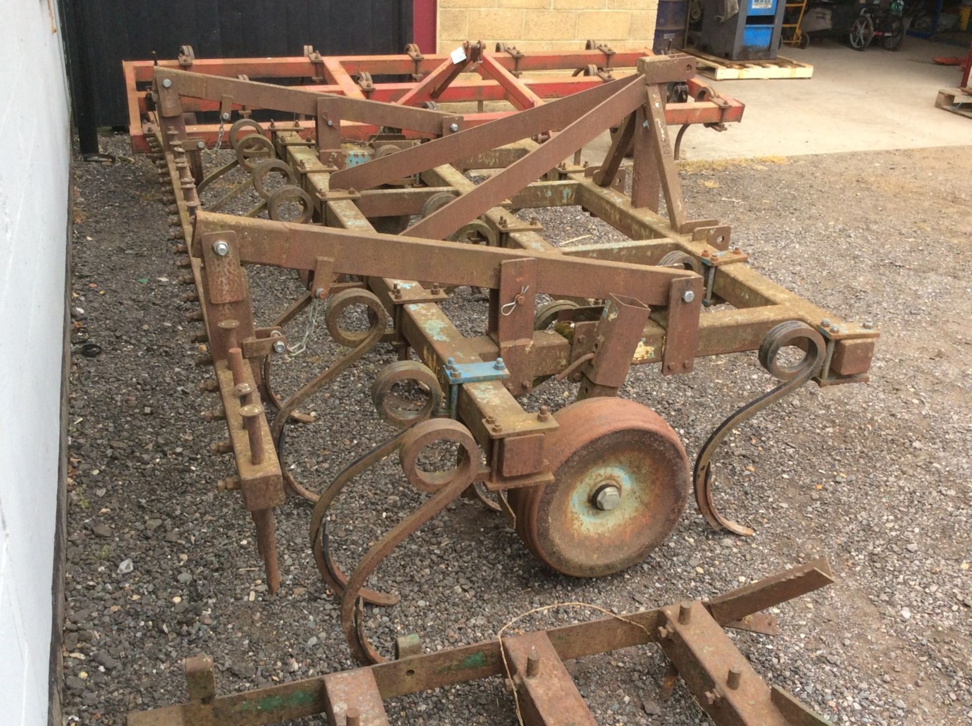 Smiths 3m pigtail cultivator with following harrow and depth wheels. - Image 2 of 2