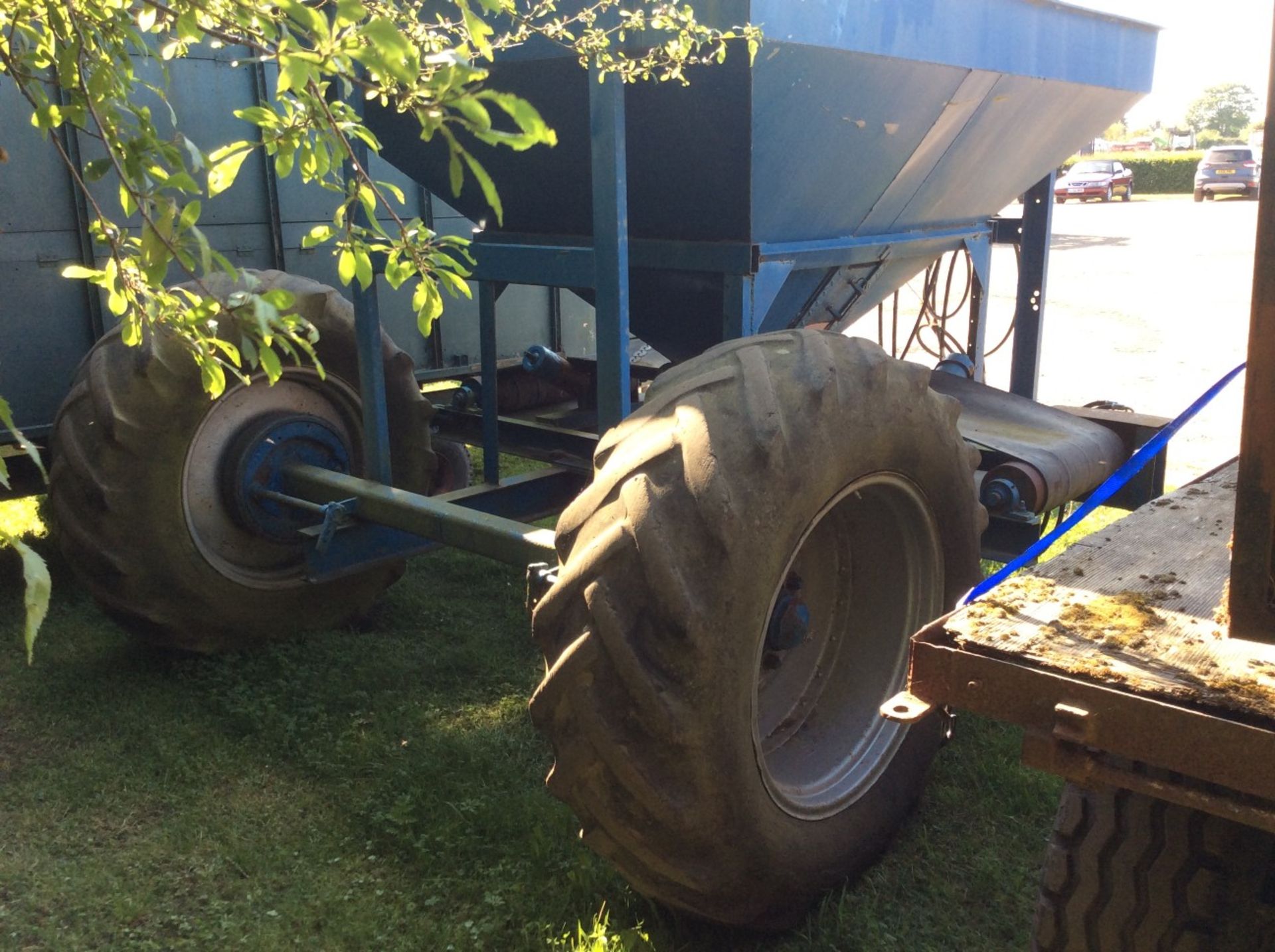 Single axle c. 4T stone cart. With hydraulic driven/ position belt. - Image 3 of 5