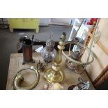 A quantity of brass ware items to include a hangin