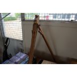 A Windsor & Newton artists easel