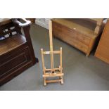 A Windsor & Newton artist easel