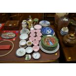 A quantity of various Coalport and other collector