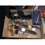 A tray of various gentleman's wrist watches to inc