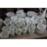 A quantity of Chelsea patterned Pyrex dinner and t