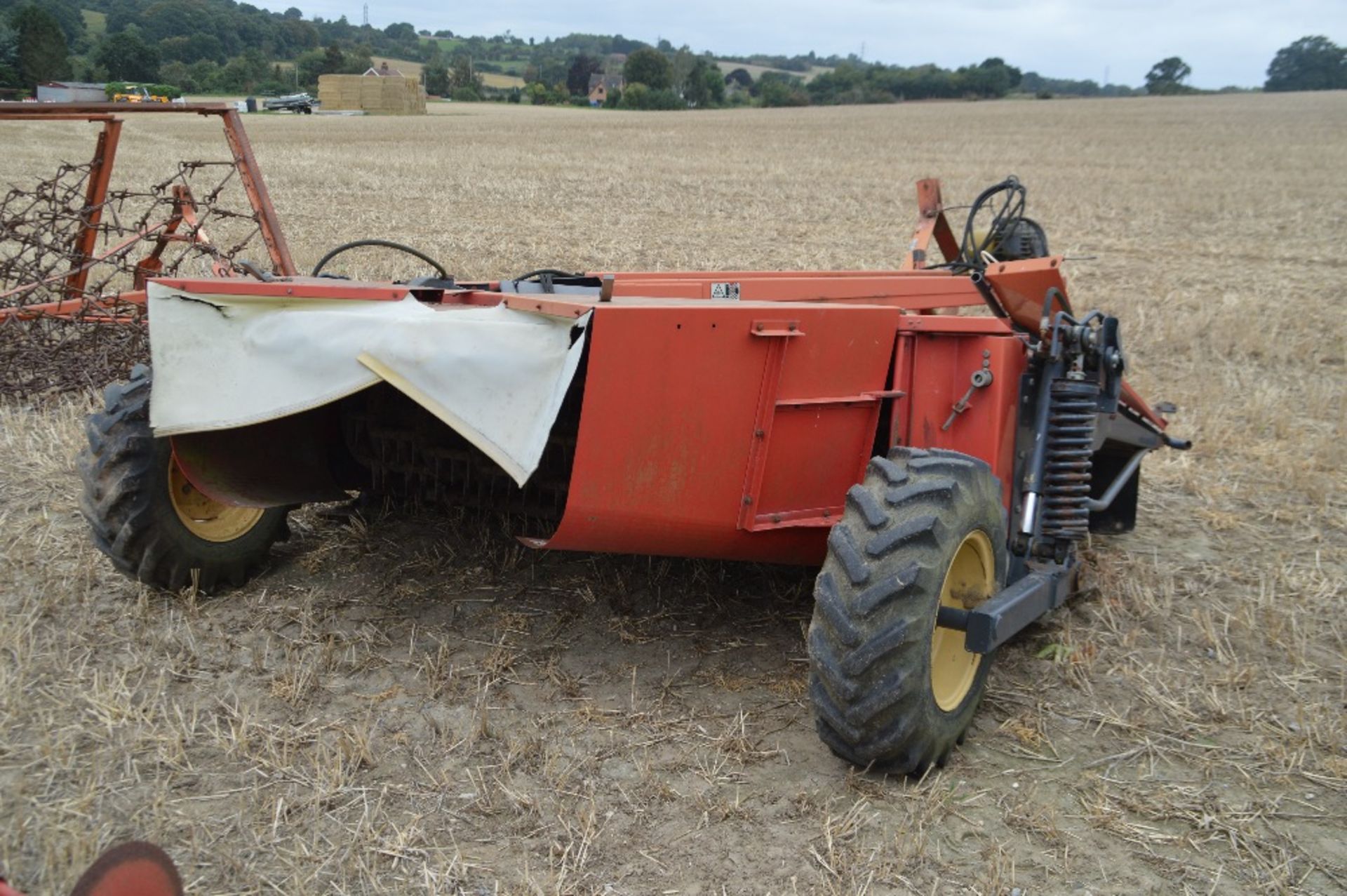 Vicon GMT2800 trailed disc mower conditioner. For spares or repair. - Image 3 of 4