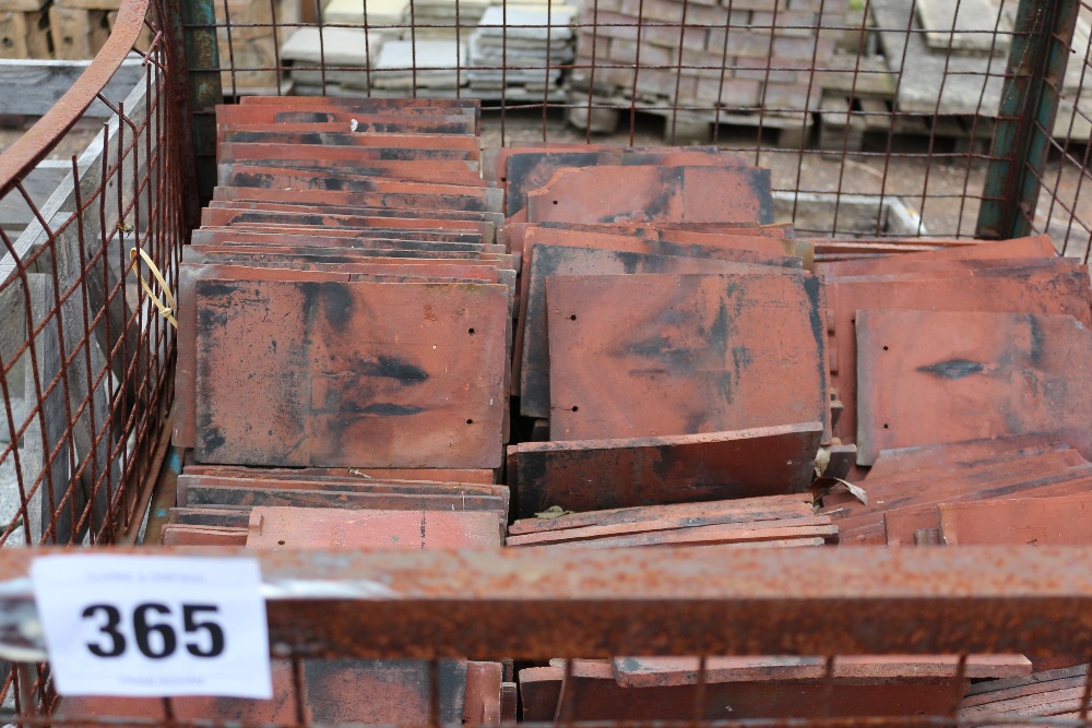 A stillage of peg tiles - Image 2 of 2