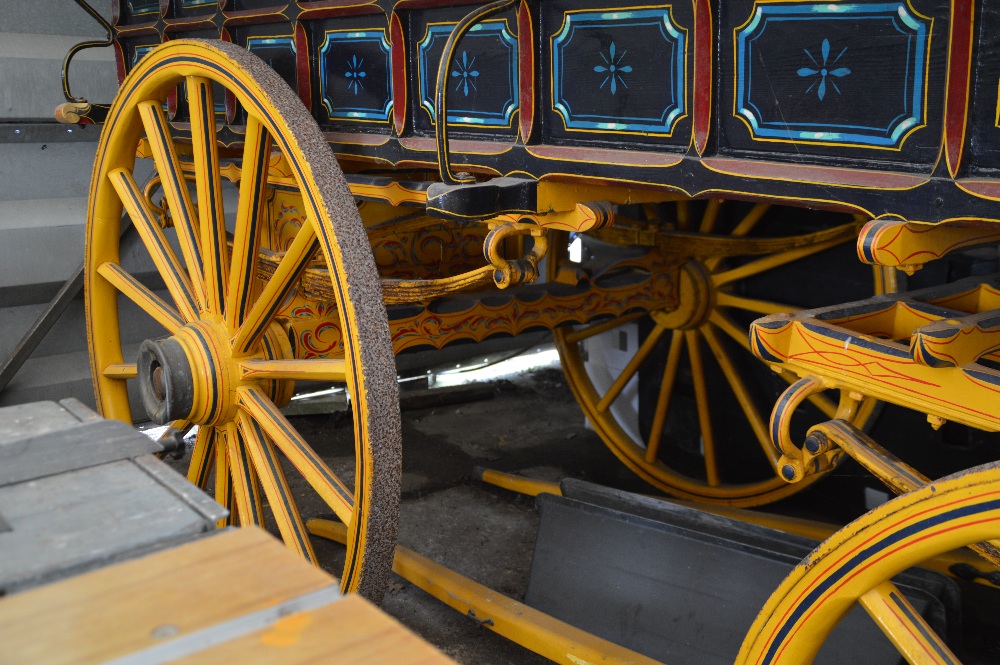 A Gypsy wagon ledge van. Fine example with angel lamp. Comes with shafts, with unique off set door, - Image 13 of 14