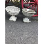 2x pre-cast garden planters, approx. 40cm