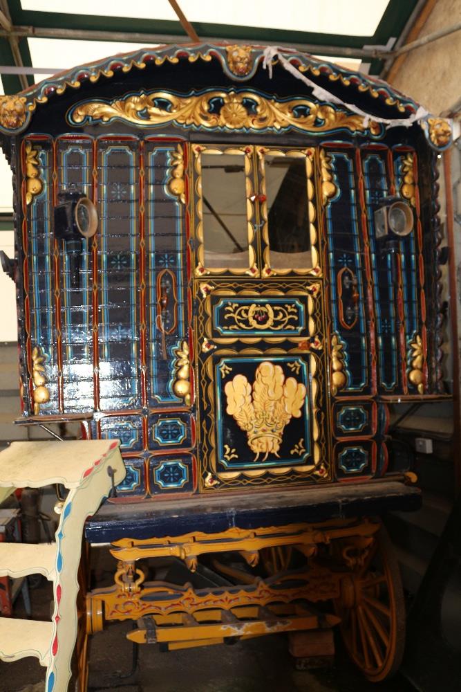 A Gypsy wagon ledge van. Fine example with angel lamp. Comes with shafts, with unique off set door, - Image 3 of 14