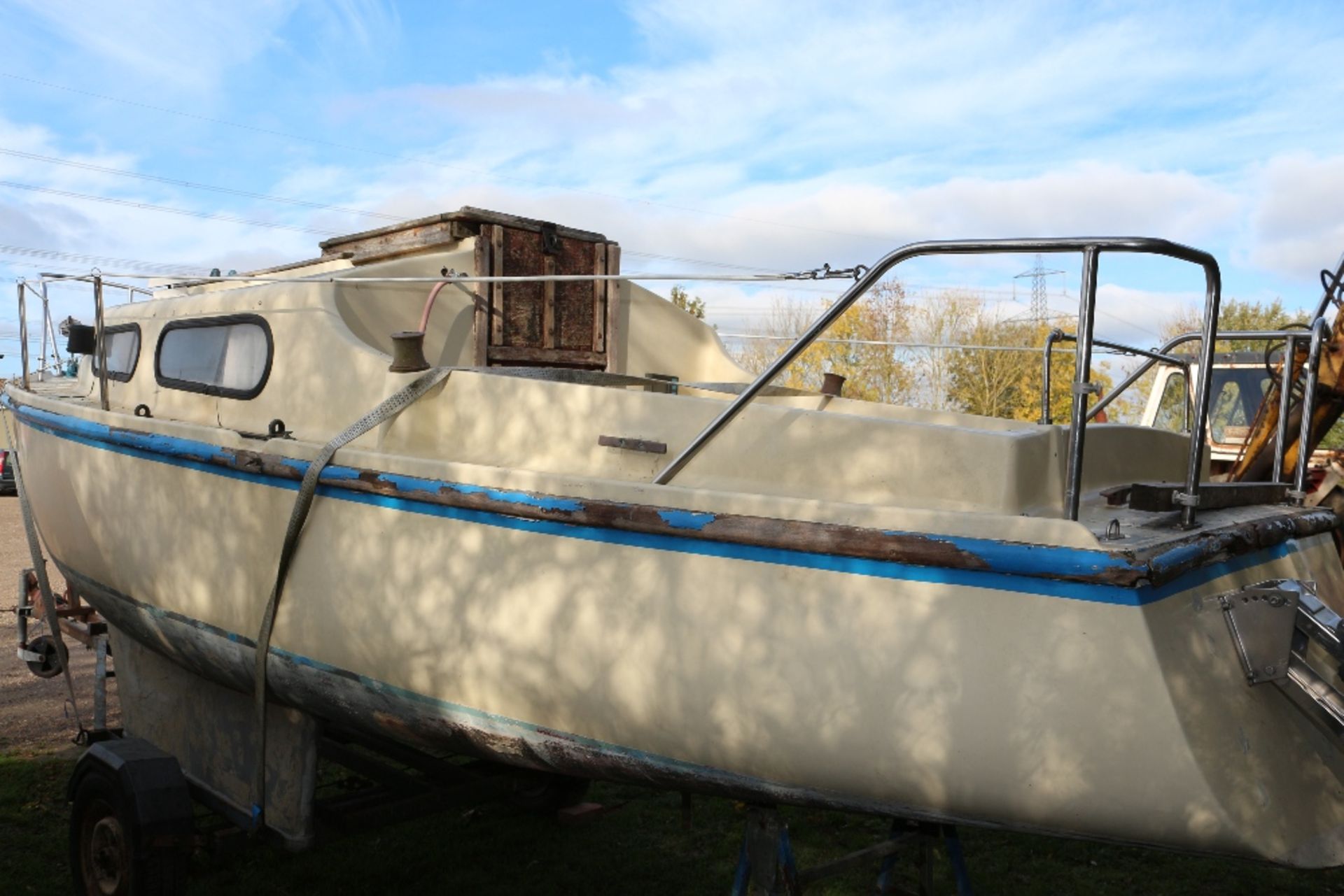 20ft boat with single axle trailer. - Image 3 of 4