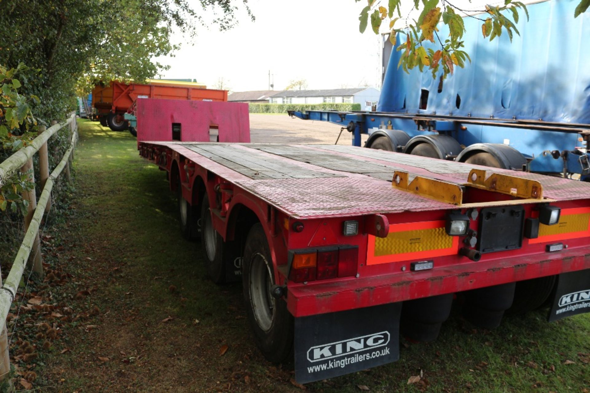 King folding neck tri-axle low loader. 1991. With - Image 3 of 5