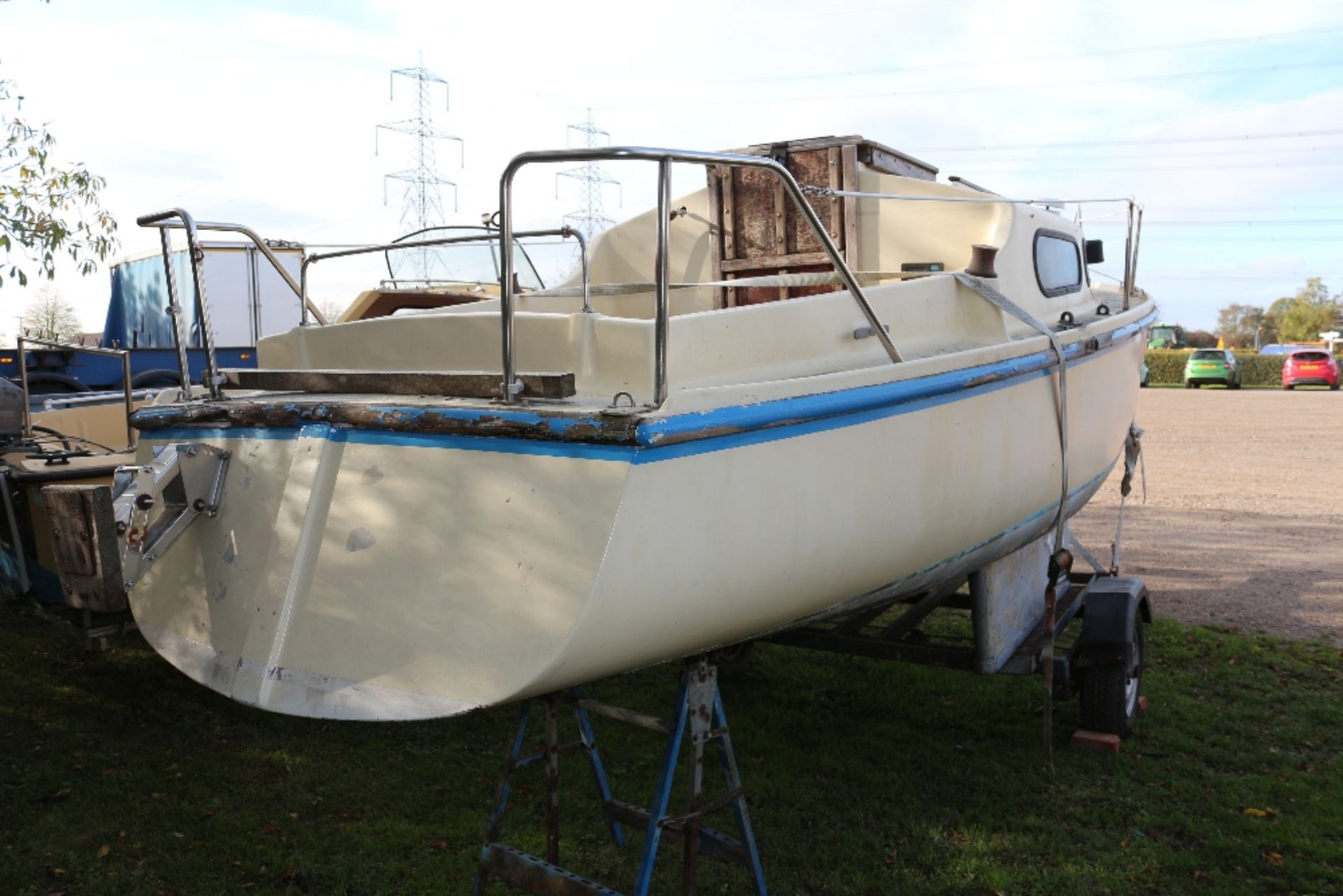 20ft boat with single axle trailer. - Image 4 of 4