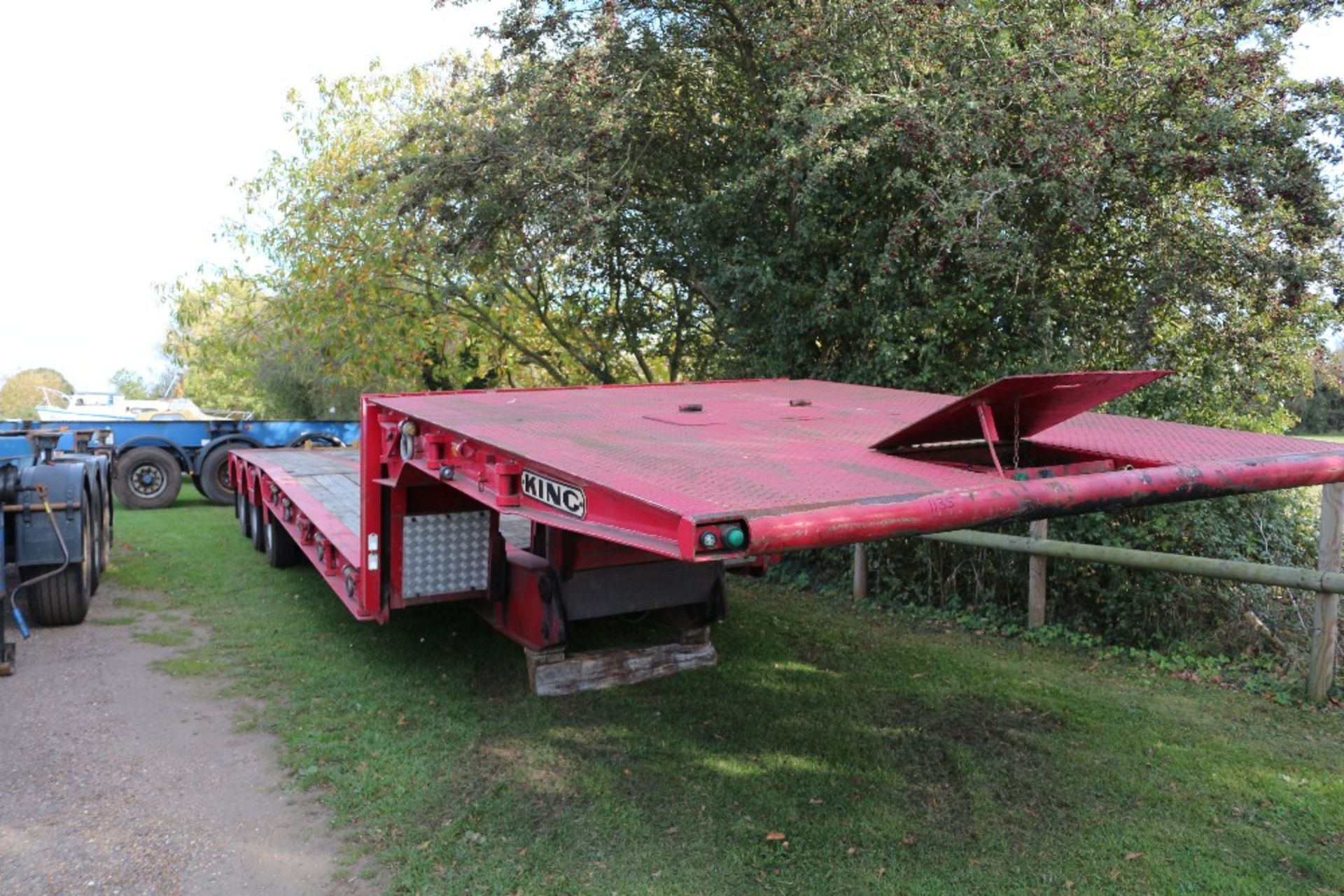 King folding neck tri-axle low loader. 1991. With