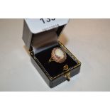 A 9ct gold cameo set ring