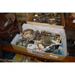 A tray of costume jewellery