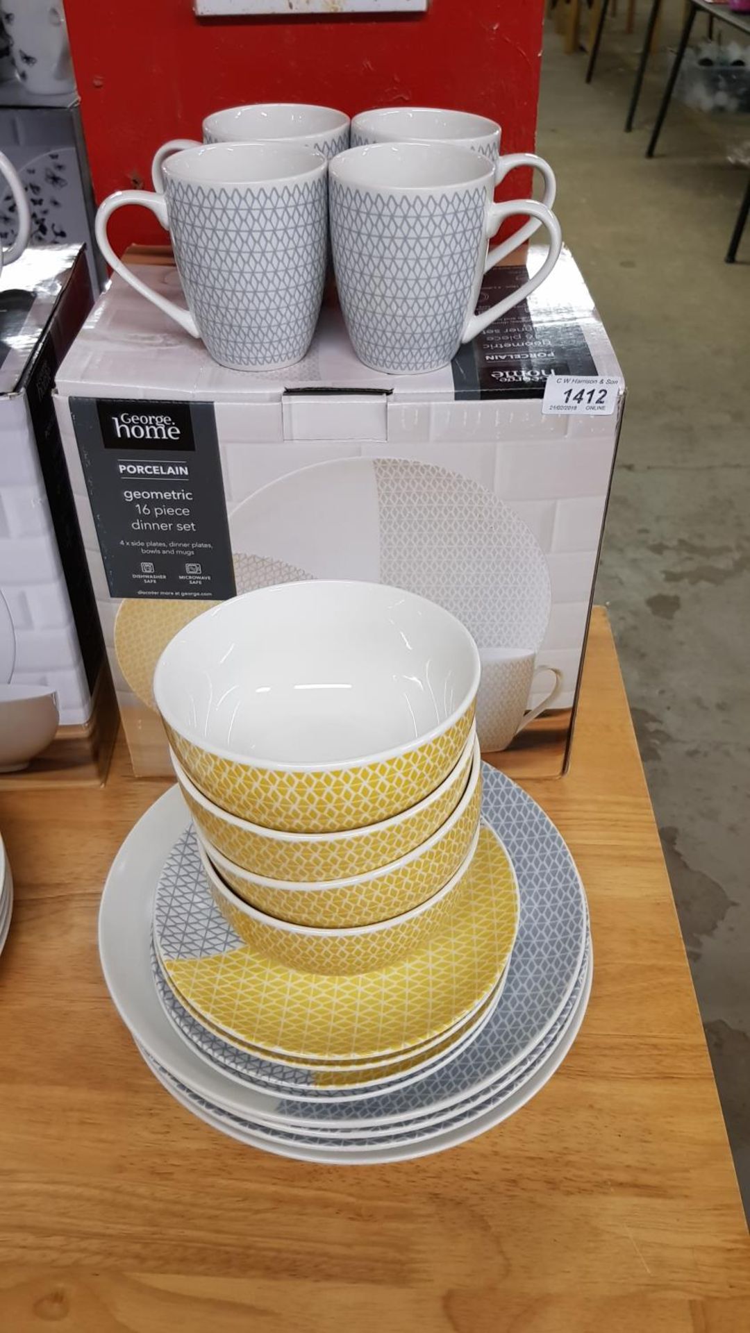 16 Piece Geometric Porcelain Dinner Set