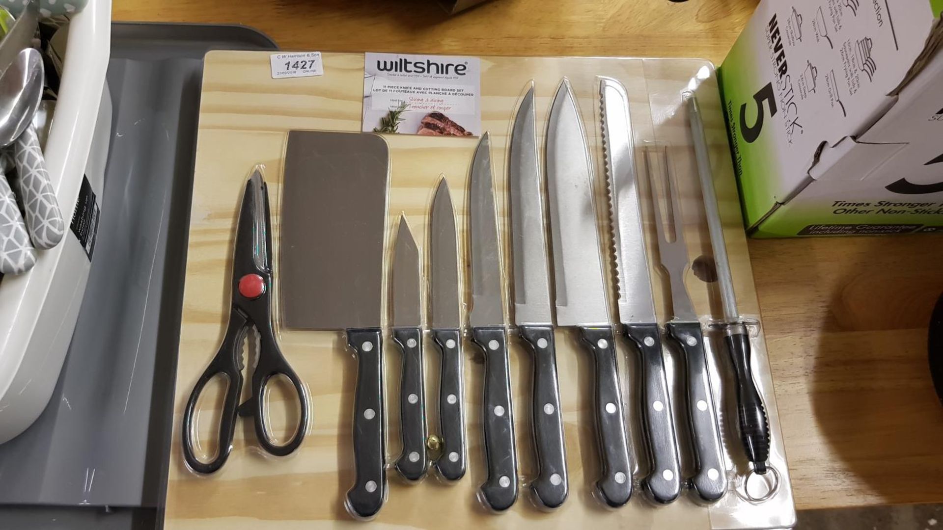 Wiltshire 11 Piece Knife & Cutting Board set – unopened