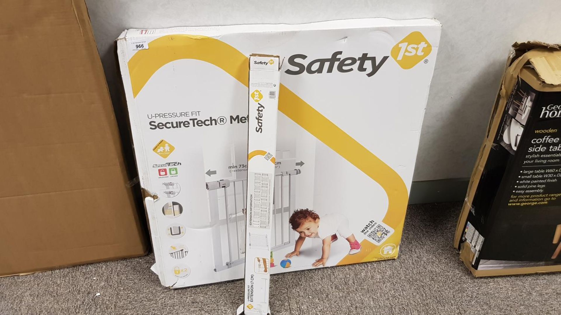 Safety 1st SecureTech Metal child barrier & U-Pressure Fit Extension