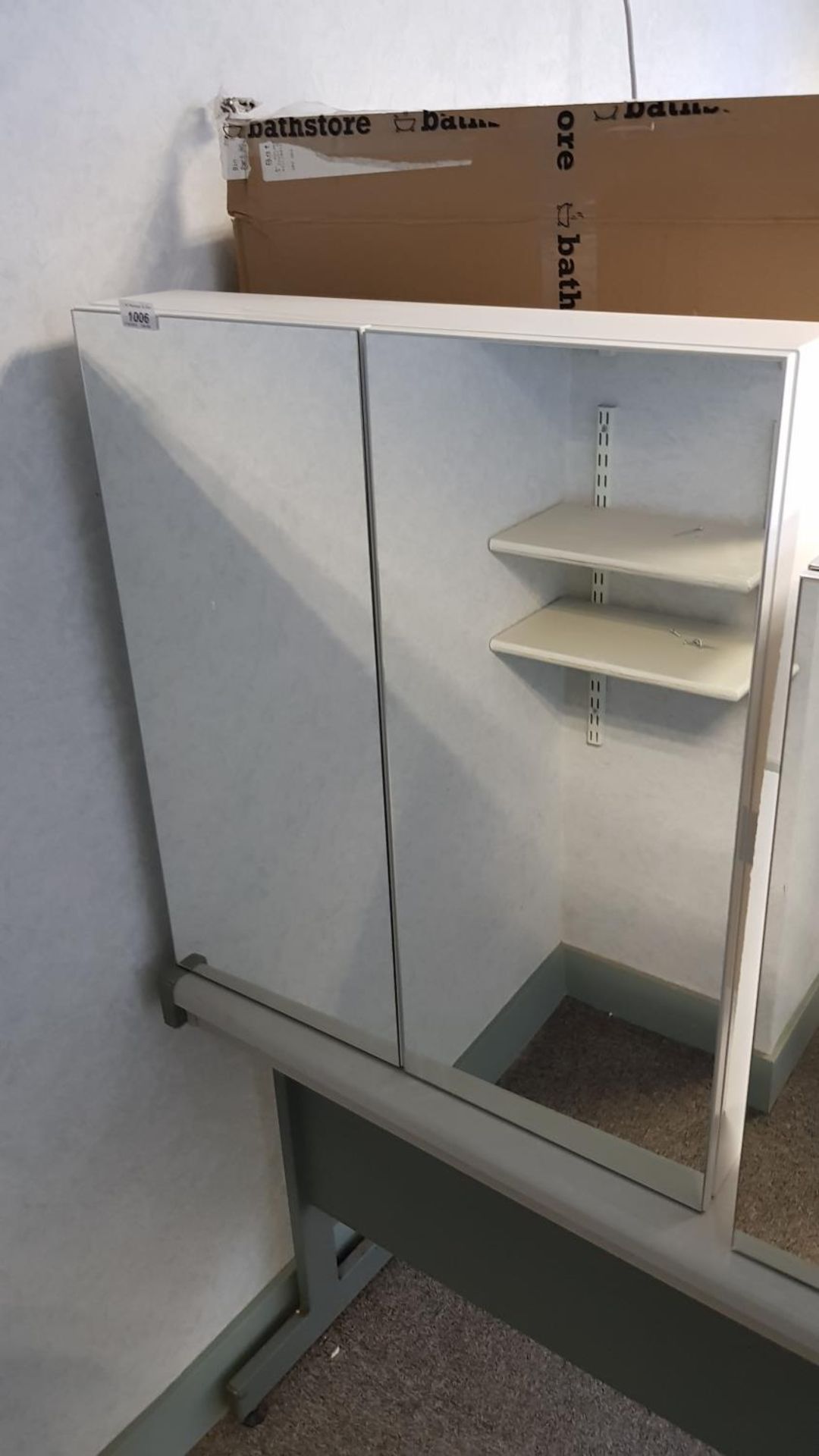 600x670 white double door mirror cabinet