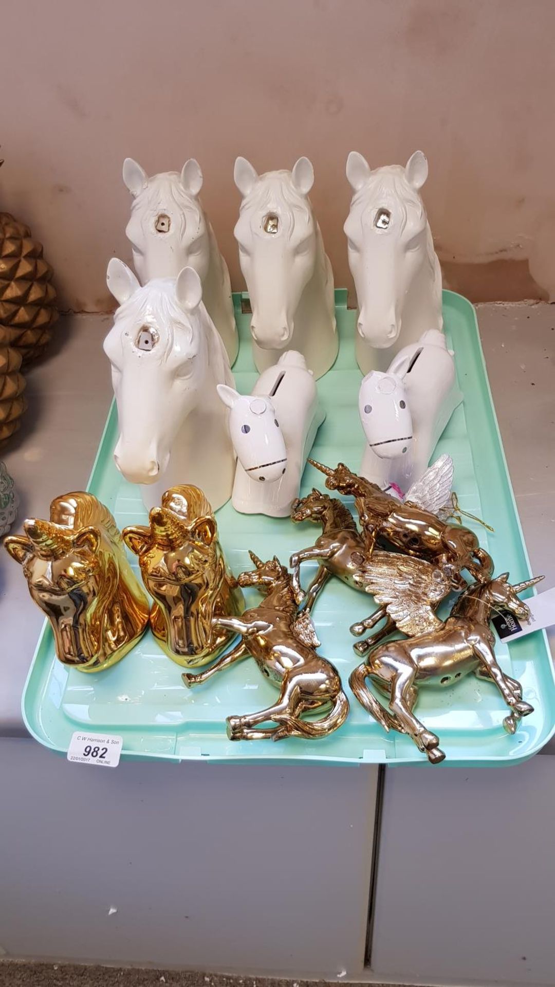 Contents of Tray – (12x) Mixed Unicorn/Horse Ornaments (as seen)