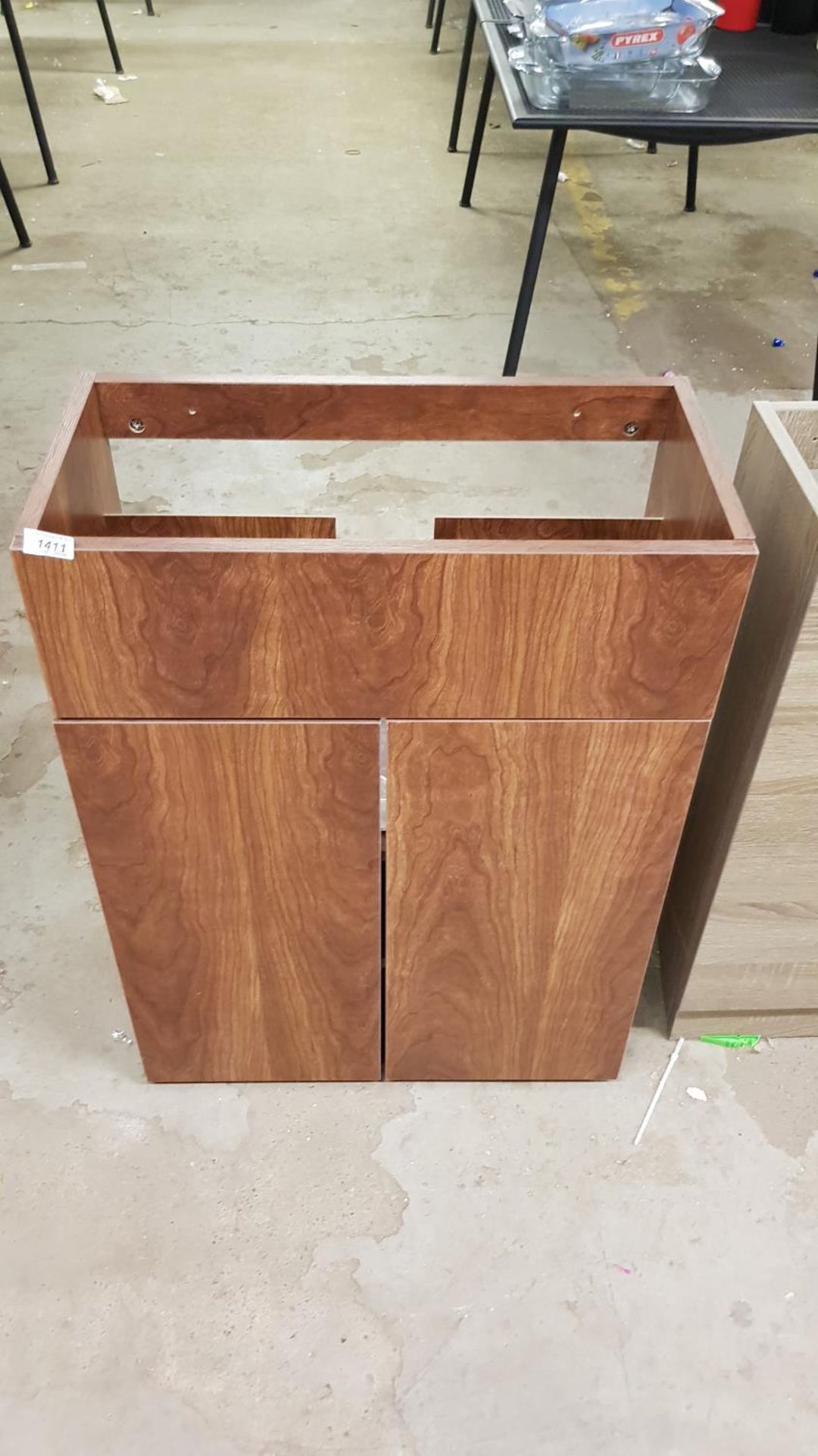 600x300 twin door vanity unit – walnut