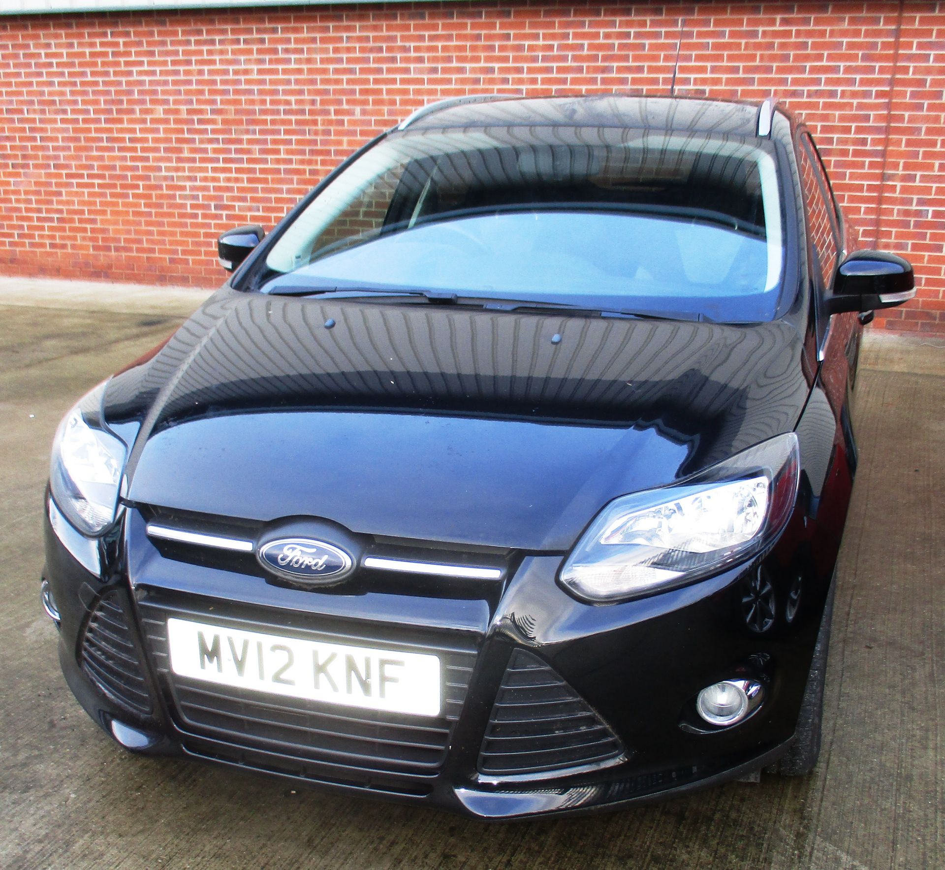 FORD FOCUS ZETEC 125 1- ESTATE - petrol - black Reg No MV12 KNF Rec Mil 28,334+ 1st Reg 28.03.