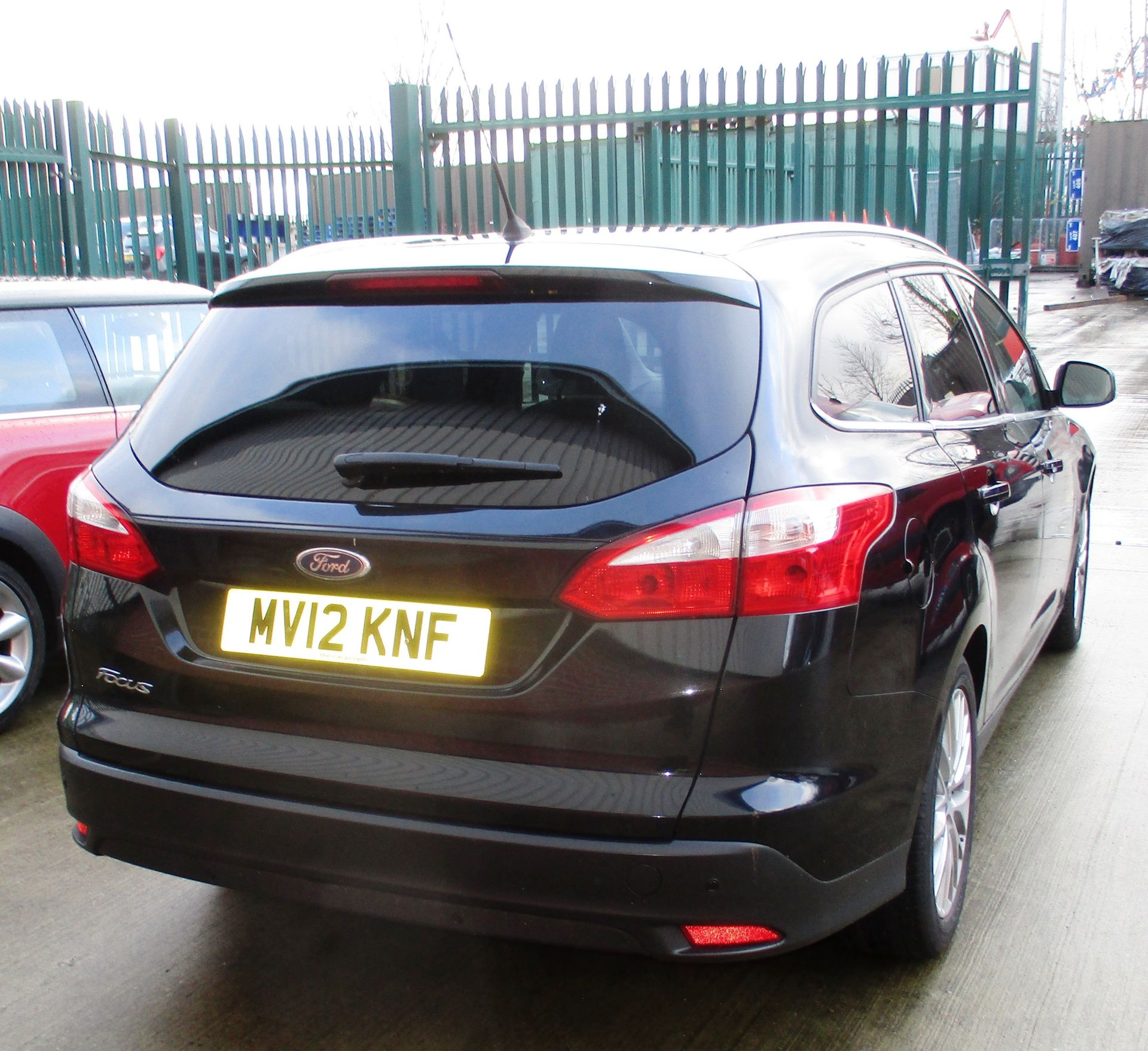 FORD FOCUS ZETEC 125 1- ESTATE - petrol - black Reg No MV12 KNF Rec Mil 28,334+ 1st Reg 28.03. - Image 3 of 8