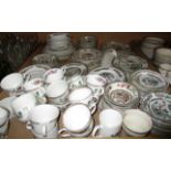 133 x pieces of "Indian Tree" and Indian Tree style patterned tea/dinner service