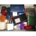 Contents to box - large quantity of ring boxes,