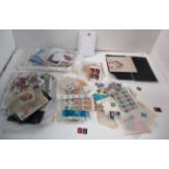 Contents to tray quantity of loose GB and Eire stamps