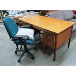 A Sapele 4 drawer twin pedestal desk 136 x 76cm and a green cloth upholstered office swivel