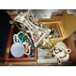 Contents to tray - quantity of assorted costume jewellery including beads, earrings, rings,