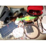Contents to tray - small quantity of costume jewellery,