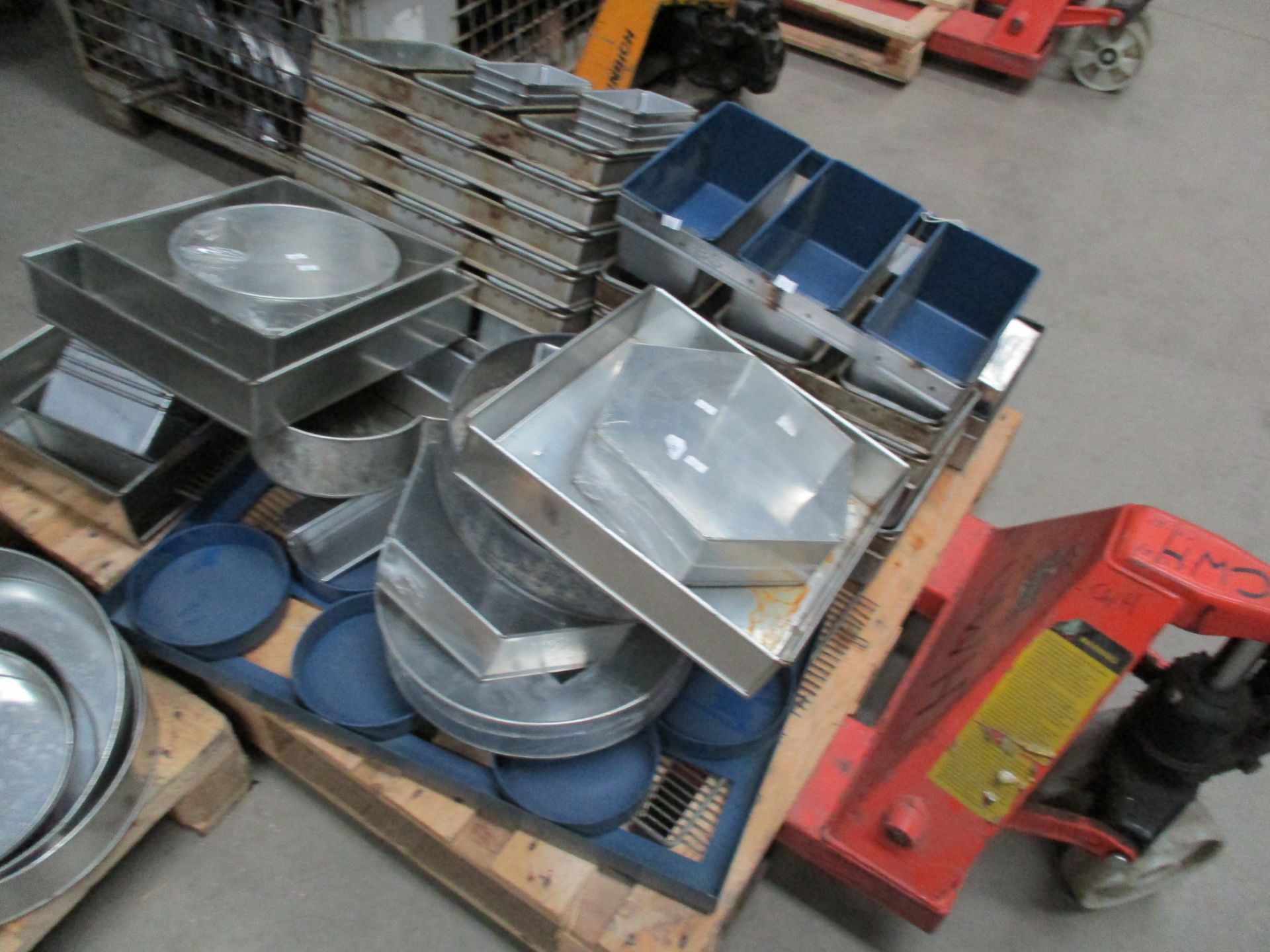 Contents to pallet quantity of assorted baking trays, metal bread mould trays, cake trays,