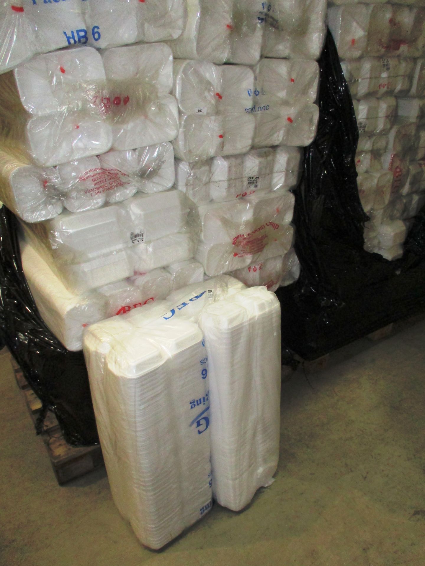 Contents to pallet approx 8000 polystyrene packaging food containers/trays - Ref: PL1595873