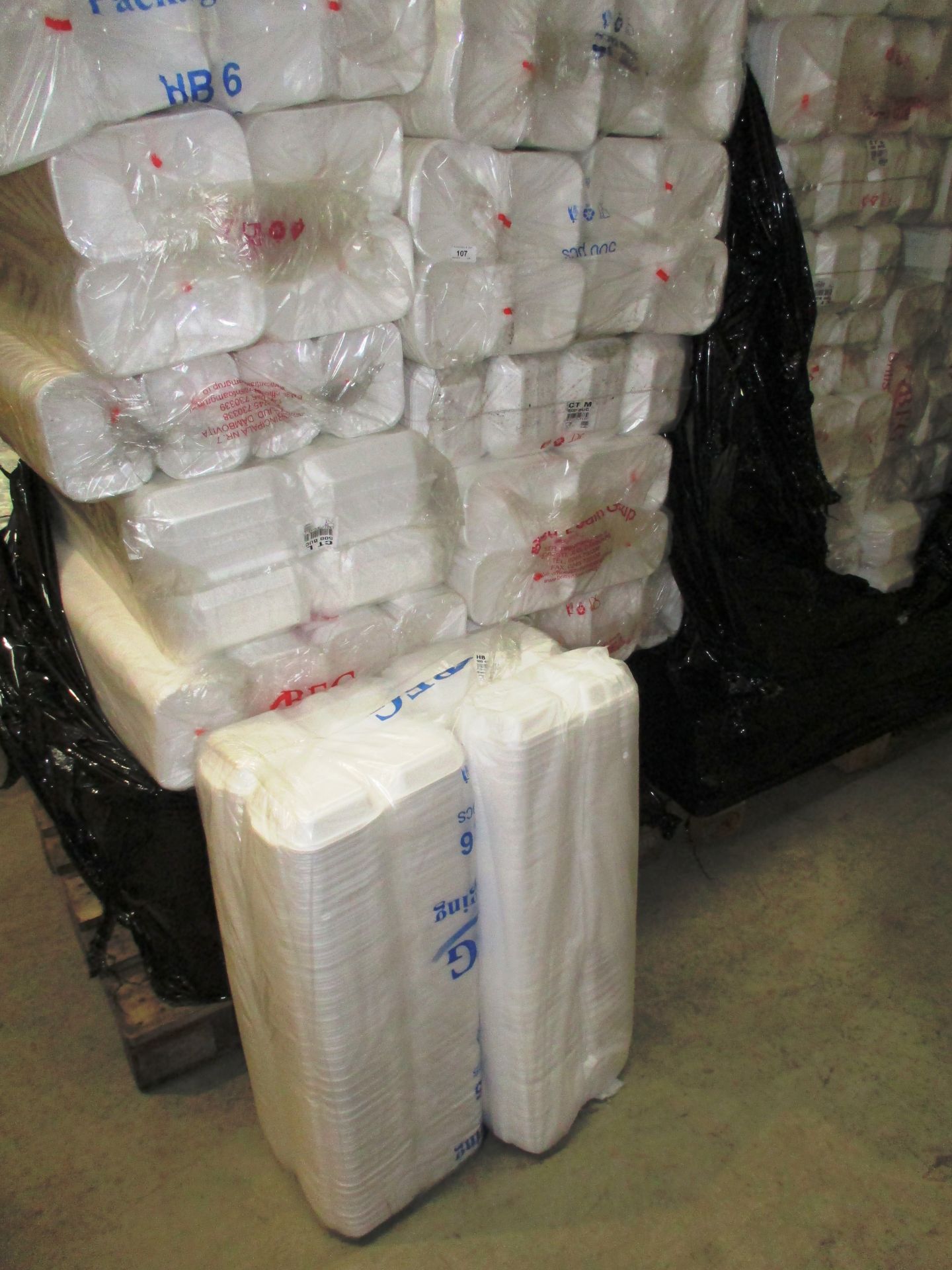 Contents to pallet approx 8000 polystyrene packaging food containers/trays - Ref: PL1595873