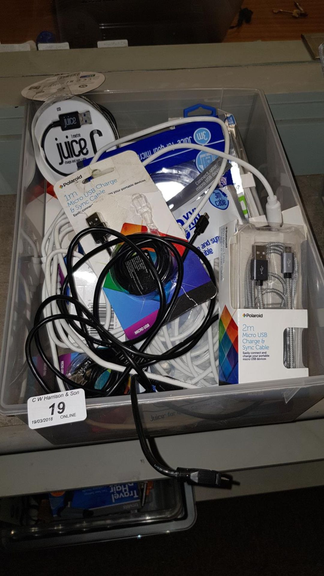 Contents of Box – approx (20x) mixed Micro USB/USB C charger/adaptor cables