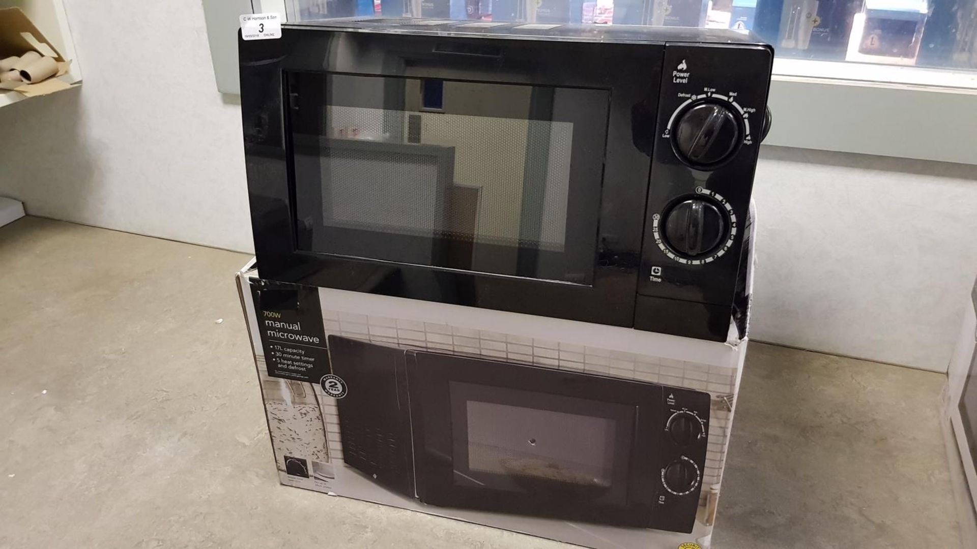 17L 700W Manual Microwave - Black