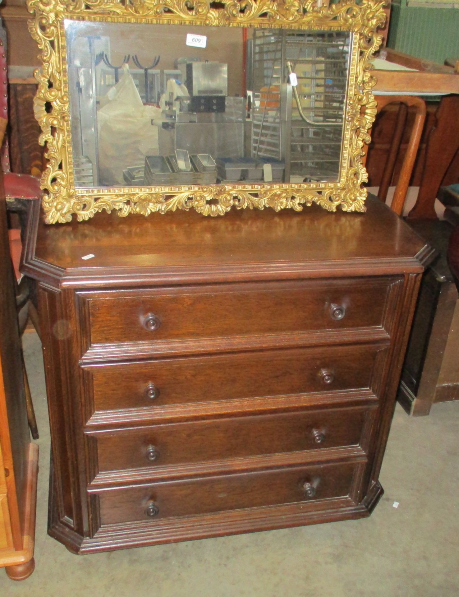 Oak 4 drawer chest of drawers and a gilt framed mirror (2)