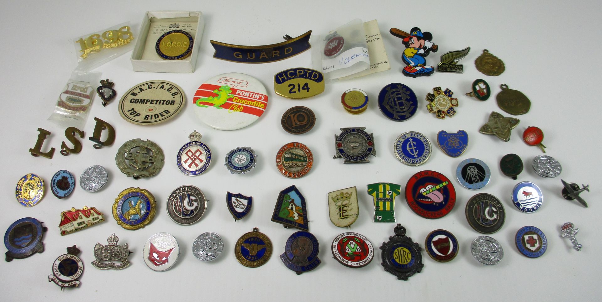 Approximately 55 x assorted pin badges including WWII Voluntary Service badge, Guard badge,