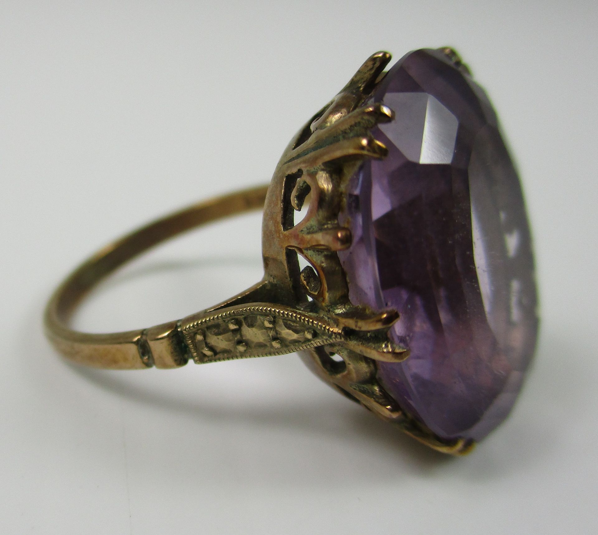 A 9ct gold single stone amethyst ring