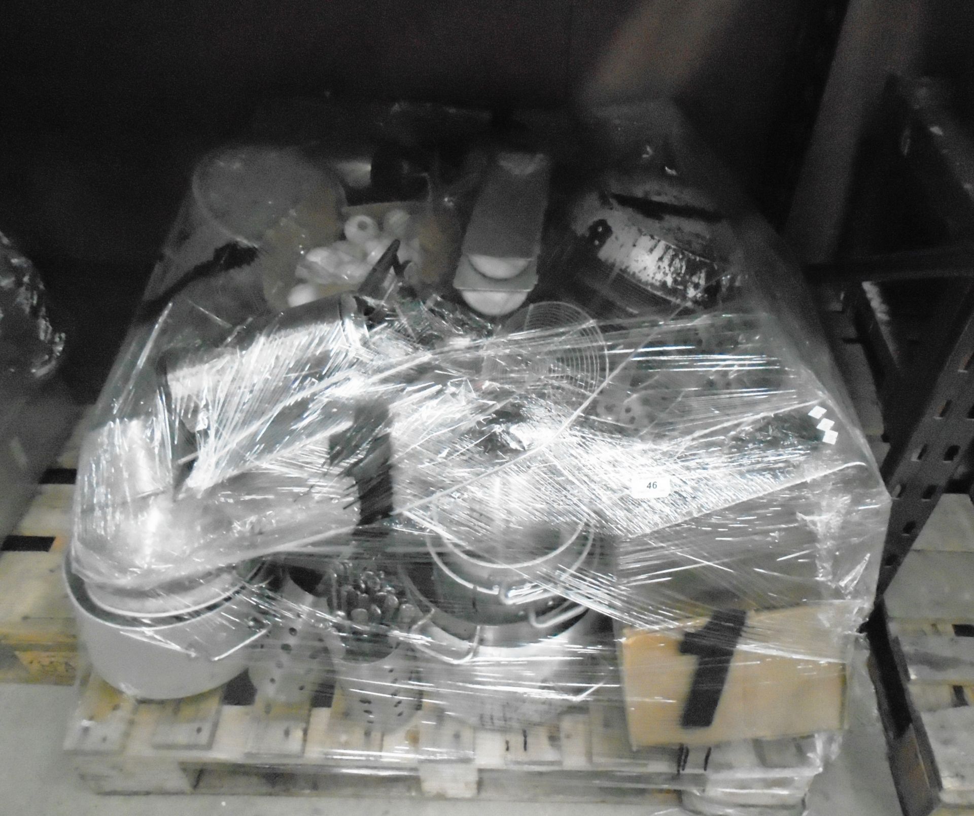 Contents to pallet - large quantity of stainless steel items - pots, pans, baking trays, bowls,