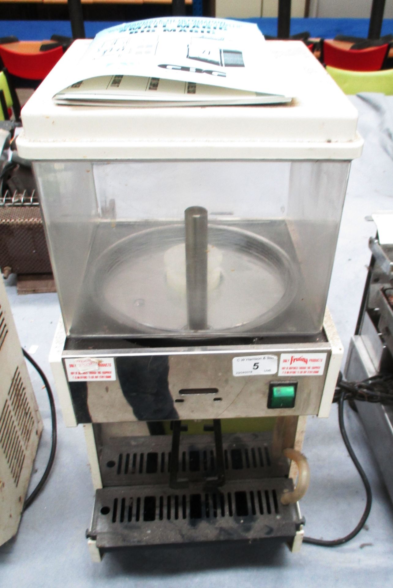 A GBG SM07 commercial juice dispenser - 240v