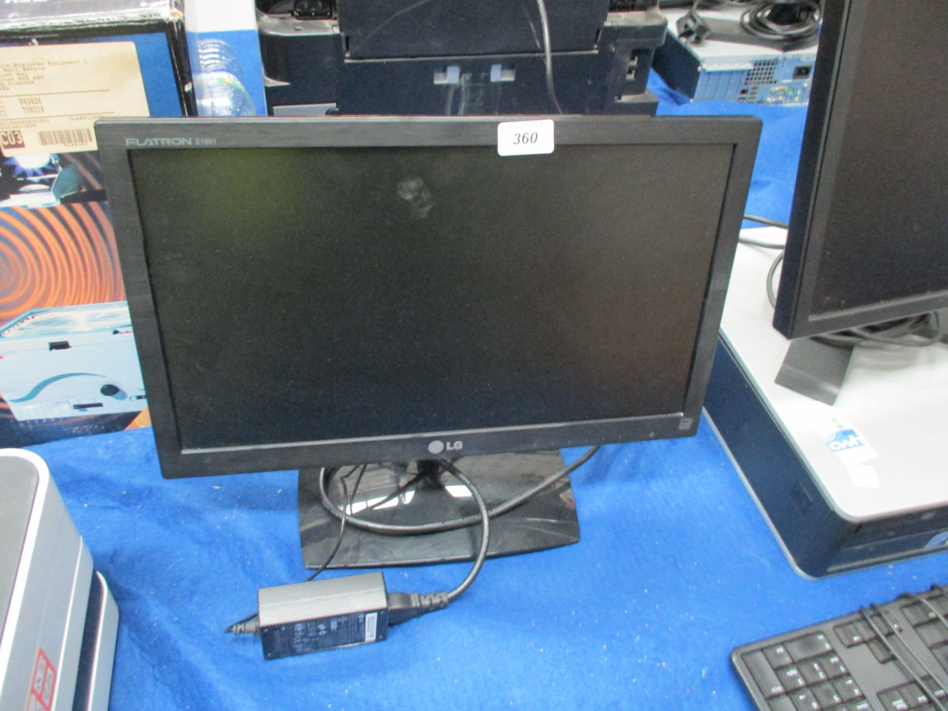 An LG Flatron E1951 LCD monitor - power lead