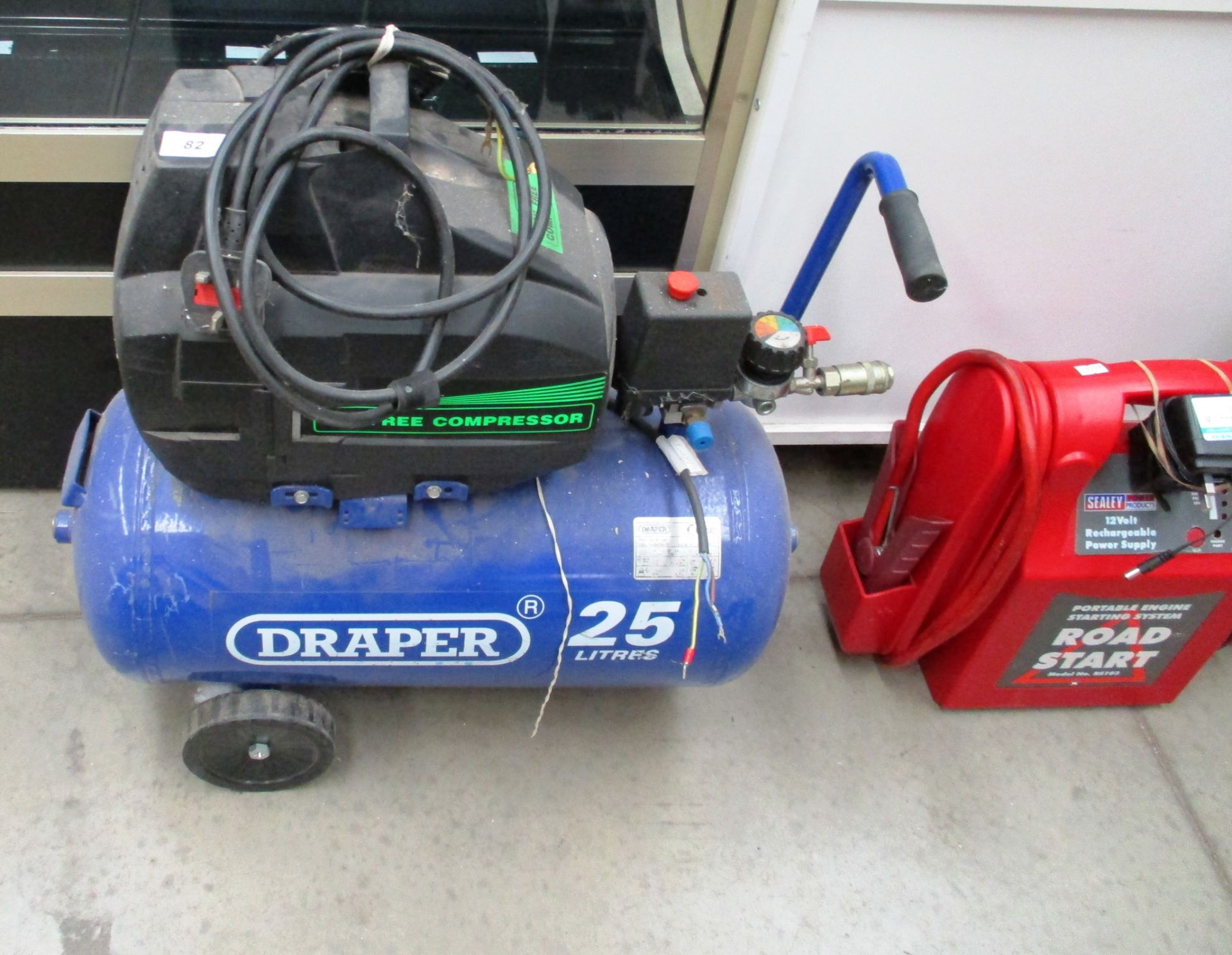 A Draper 25litre portable compressor - sold as seen and not tested (wiring disconnected)