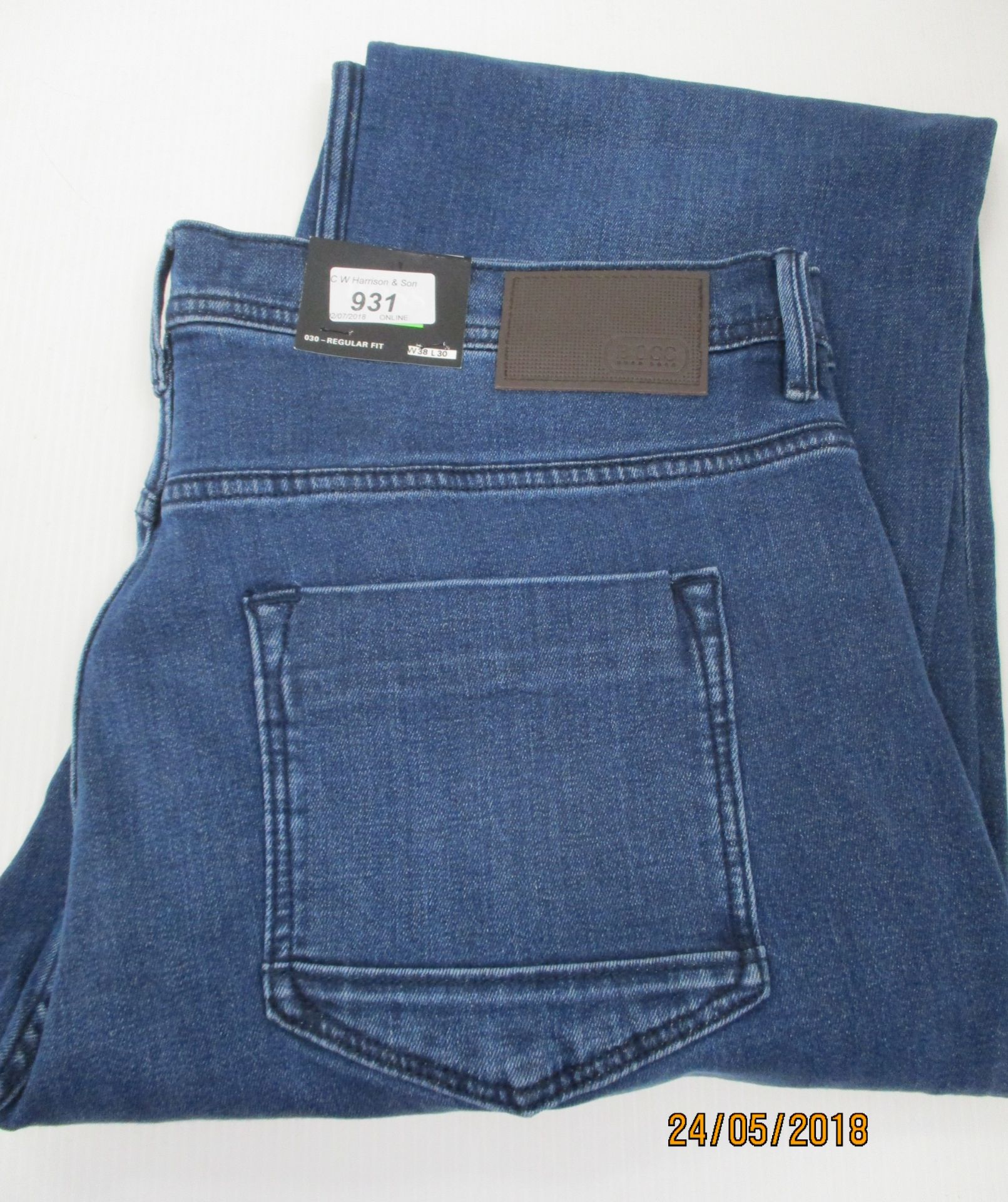 Hugo Boss regular fit jeans - W38,