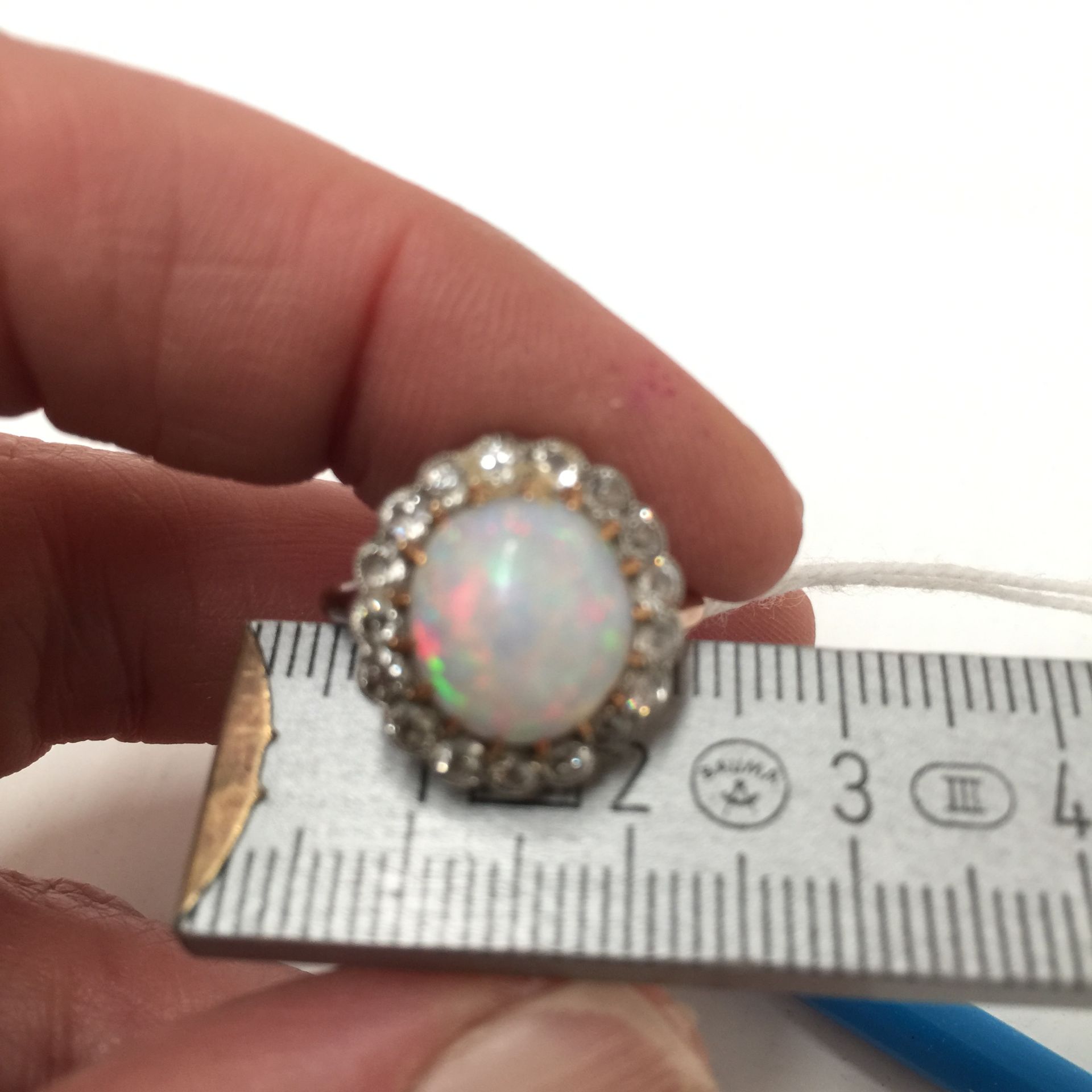 18ct gold opal stone ring [approximate weight 5. - Image 10 of 11